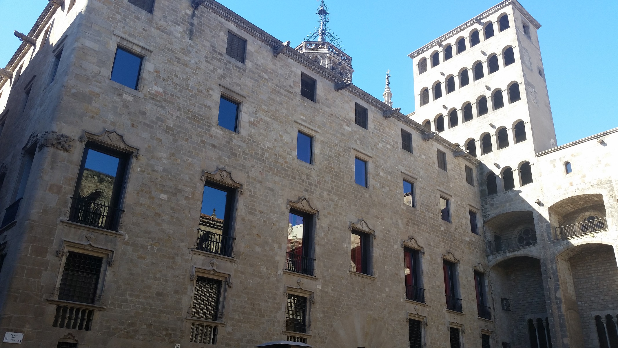 Plaza del Rey, Barcelona | Puedo Viajar